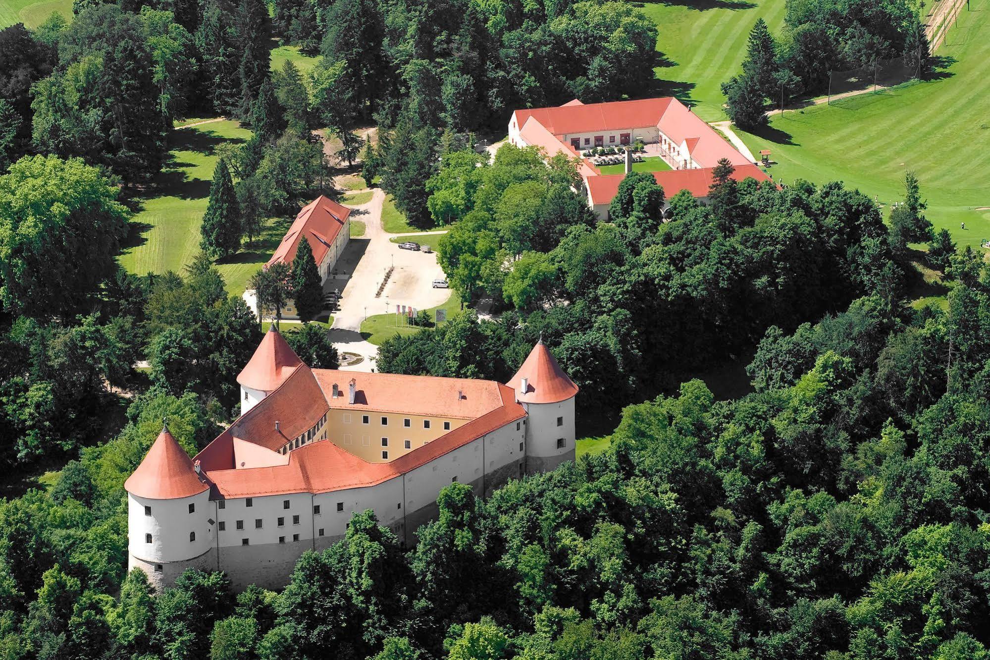 Hôtel Mokrice Castle Estate à Obrezje Extérieur photo
